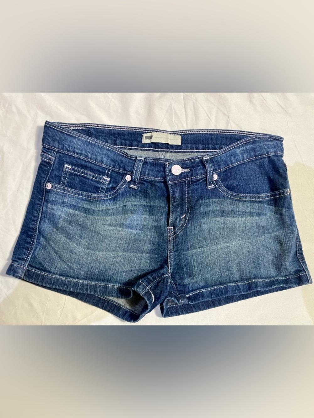 Levi’s Women's Sz 30 Dark Blue Faded Denim Shorts